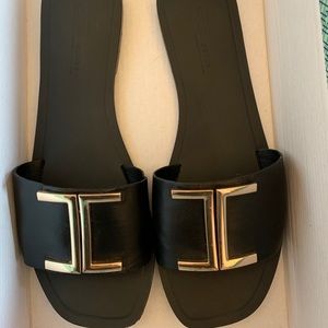 Women’s sandals